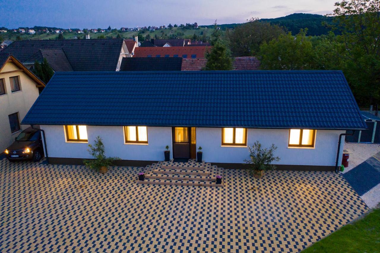 Bodzahaz Apartman Tarjan Luaran gambar