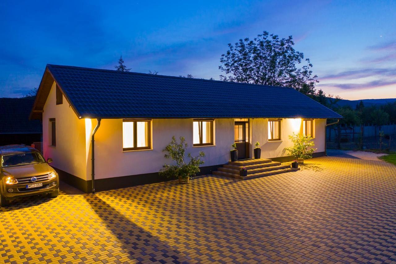 Bodzahaz Apartman Tarjan Luaran gambar