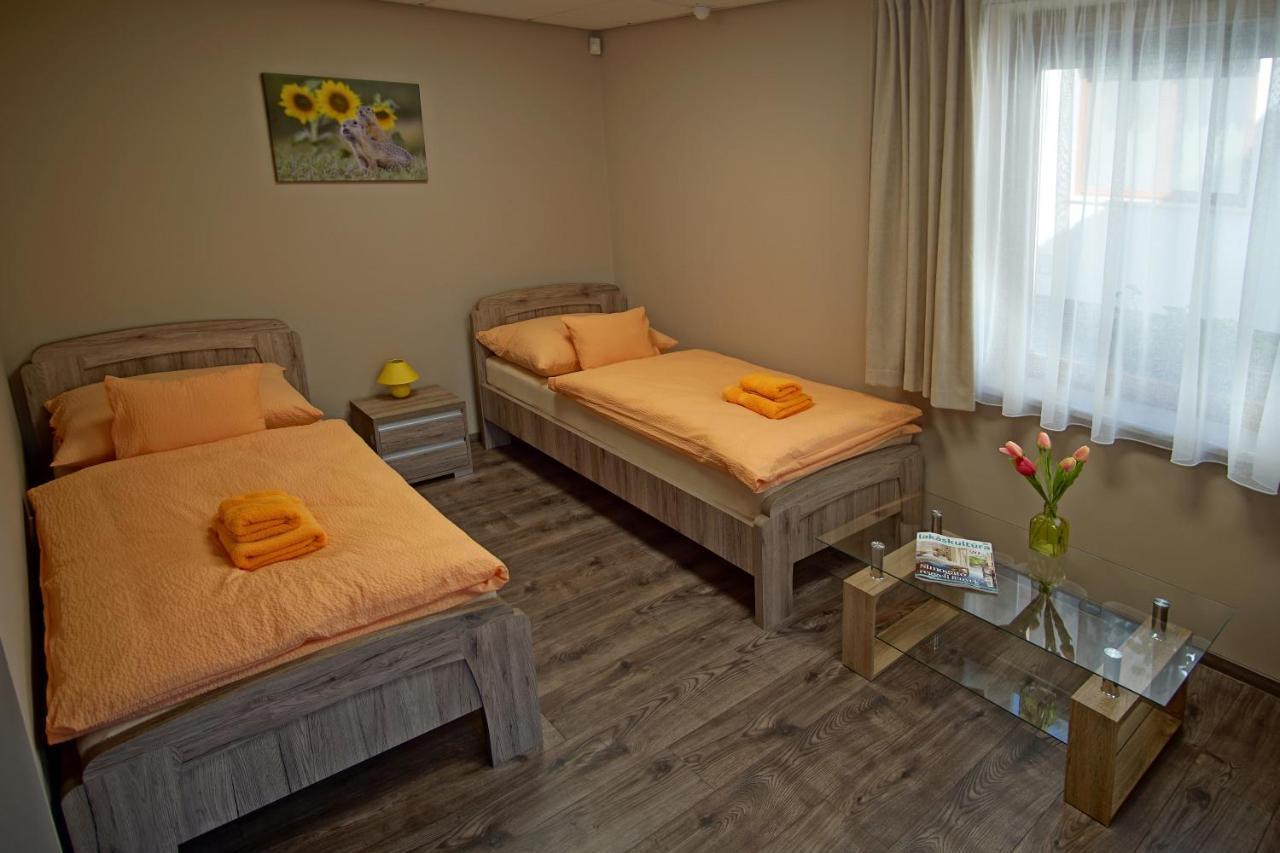 Bodzahaz Apartman Tarjan Luaran gambar